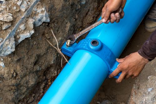 Sewer line repair hartford city in